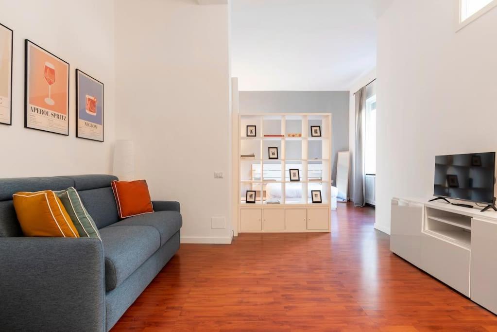 Loft In Zona Buonarroti Apartment Milan Bagian luar foto
