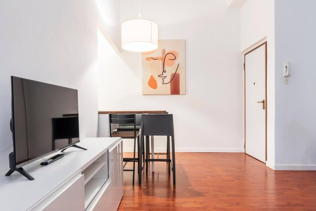Loft In Zona Buonarroti Apartment Milan Bagian luar foto